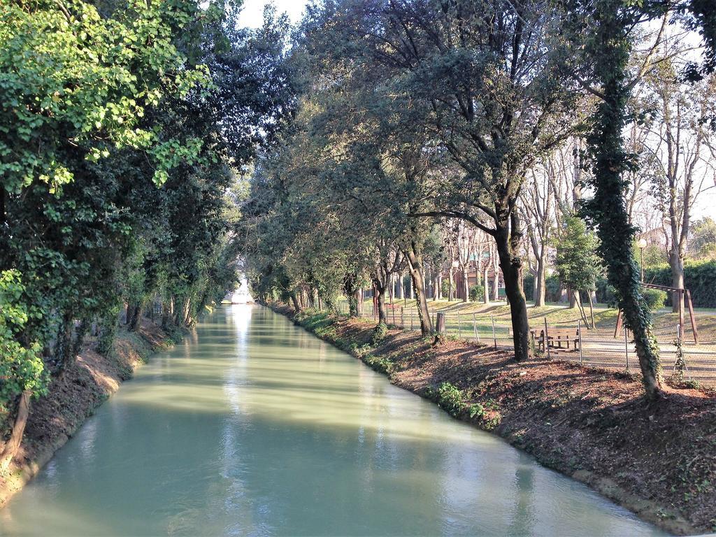 فندق Astoria بيزارو المظهر الخارجي الصورة